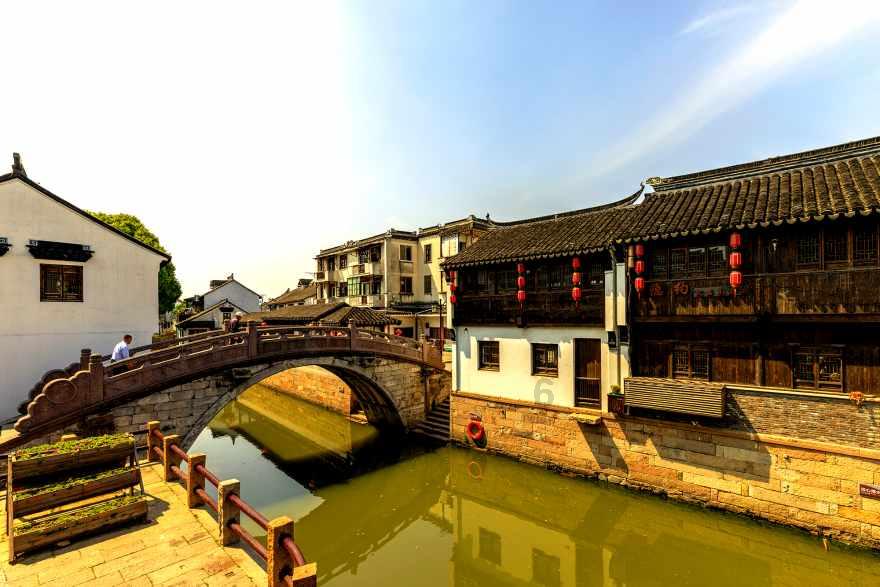 优质问答平台-一键启动车子停了20多天、回家后启动不了、充了6个小时的电瓶安装上仪表没有反应、刹车灯和喇叭可以用?,快速获得答案。